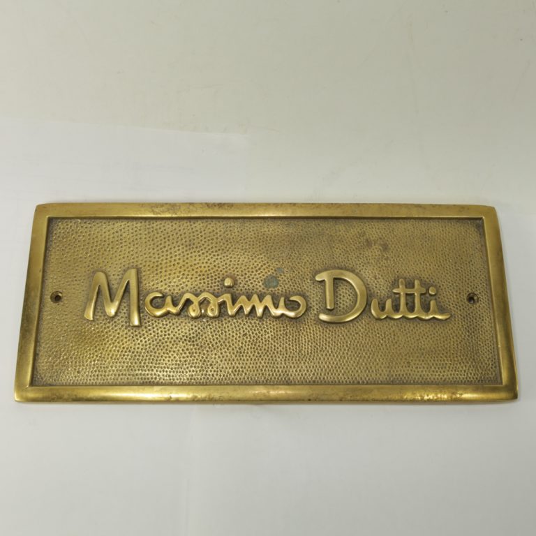 Бронзовая табличка «Massimo Dutti», 22 × 11 см