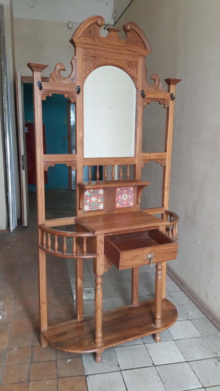 Напольное зеркало в раме из тика, 220 см